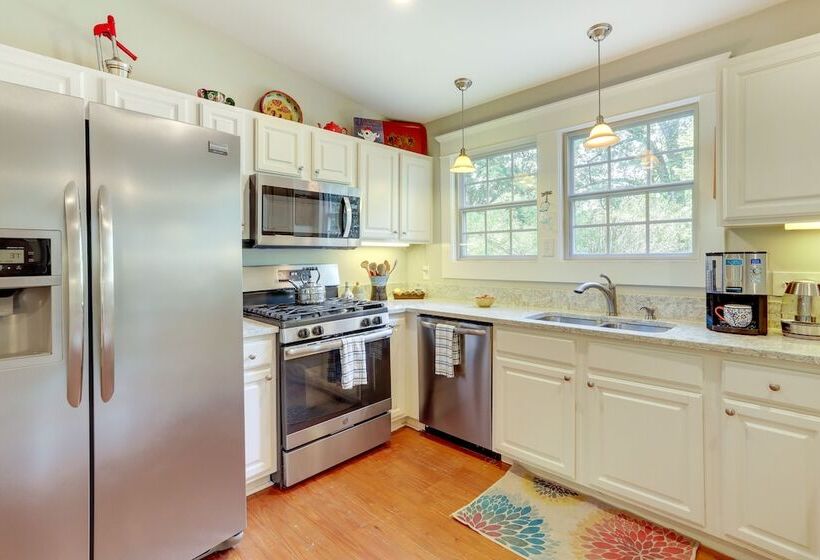 Delightful Decatur Retreat: Walk To Shops & Dining