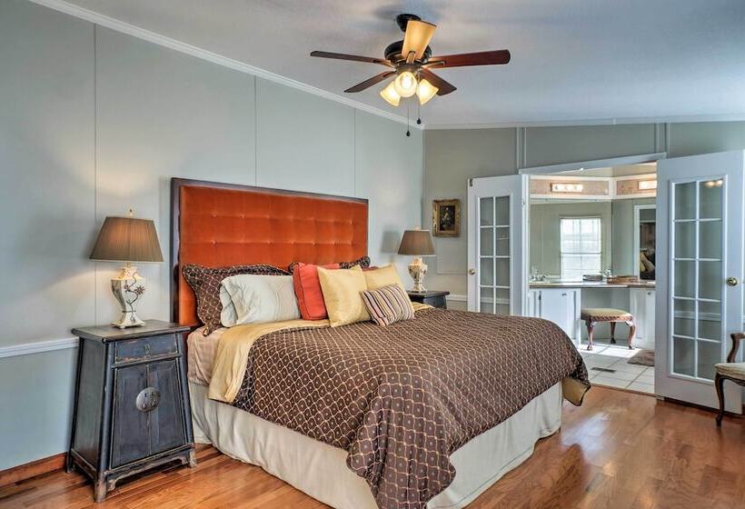 Dog Friendly Georgia Home W/ Grill & Fishing Pond!