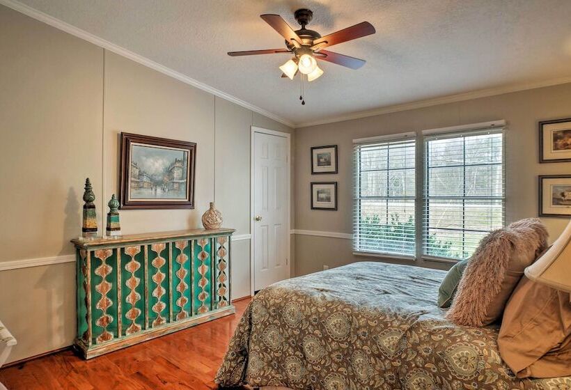 Dog Friendly Georgia Home W/ Grill & Fishing Pond!