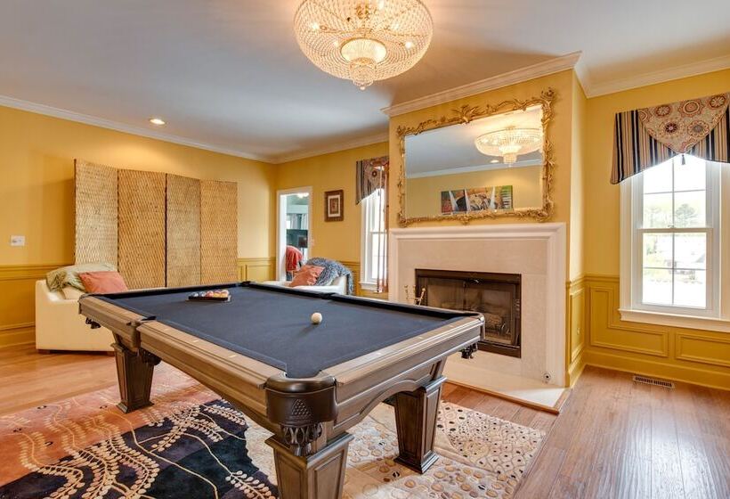 Douglasville Lake Home W/ Private Pool + Gazebo!