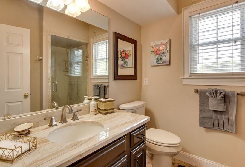 Douglasville Lake Home W/ Private Pool + Gazebo!