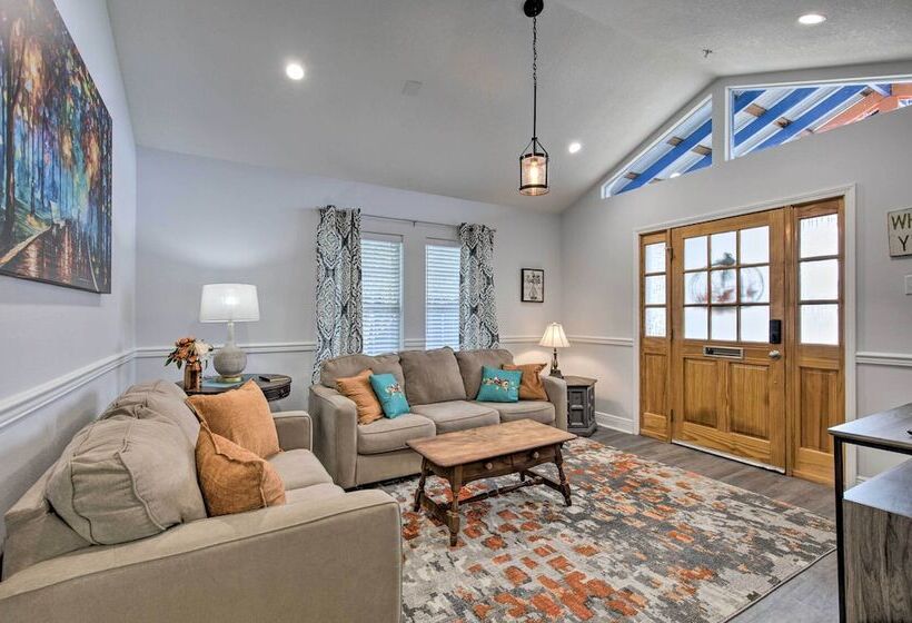 Downtown Ocean Springs Duplex W/ A/c 1 Mi To Beach