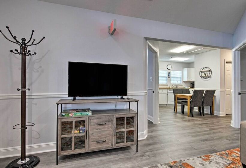 Downtown Ocean Springs Duplex W/ A/c 1 Mi To Beach