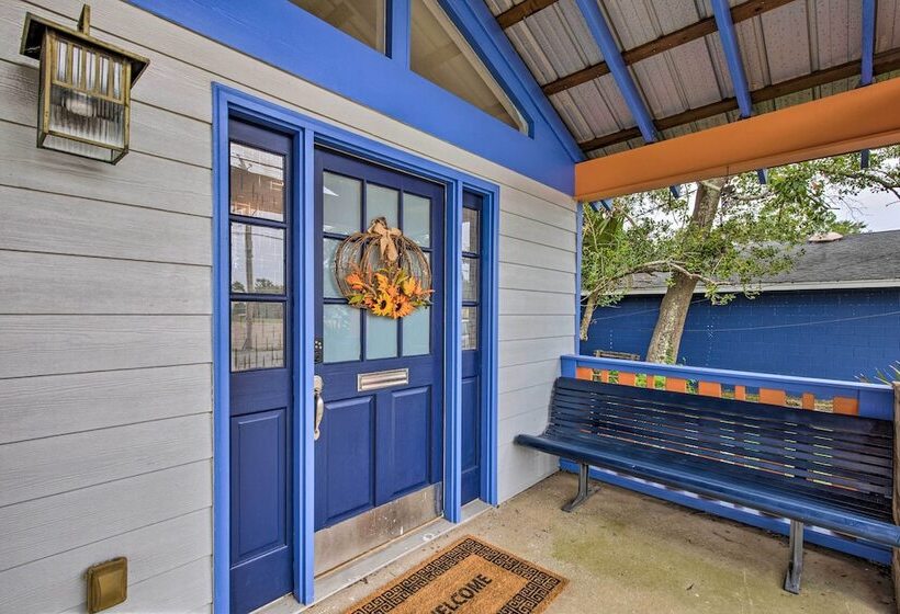 Downtown Ocean Springs Duplex W/ A/c 1 Mi To Beach