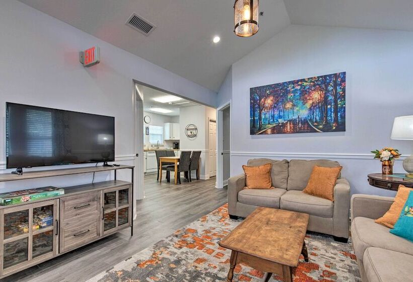 Downtown Ocean Springs Duplex W/ A/c 1 Mi To Beach