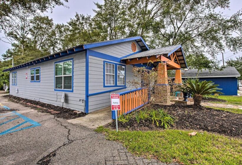 Downtown Ocean Springs Duplex W/ A/c 1 Mi To Beach