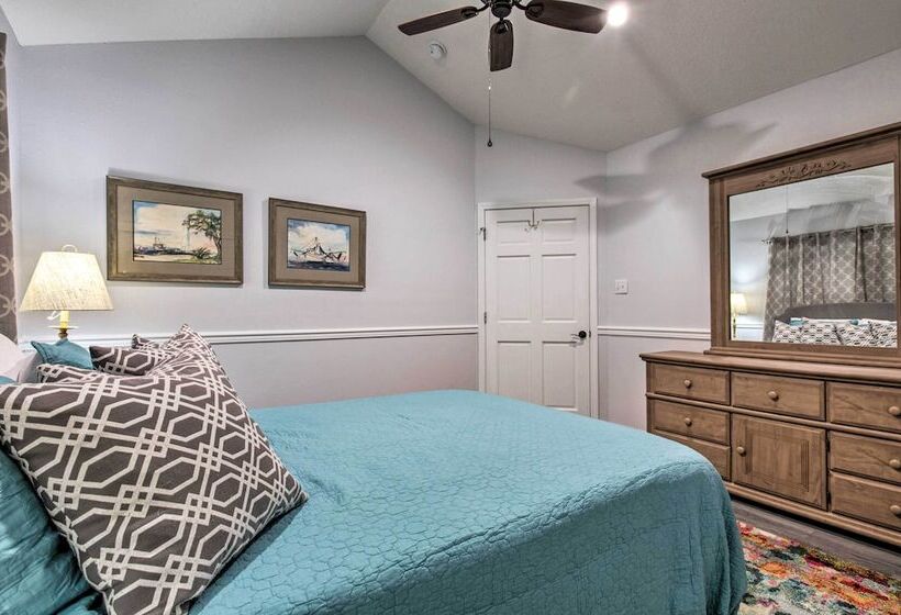 Downtown Ocean Springs Duplex W/ A/c 1 Mi To Beach