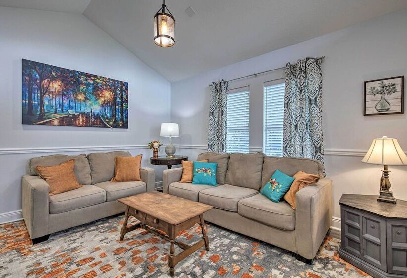 Downtown Ocean Springs Duplex W/ A/c 1 Mi To Beach