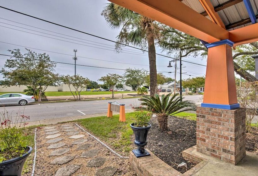 Downtown Ocean Springs Duplex W/ A/c 1 Mi To Beach