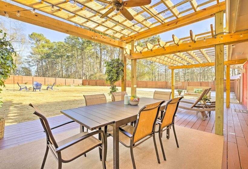 Dreamy Acworth Home W/ Resort Style Amenities!