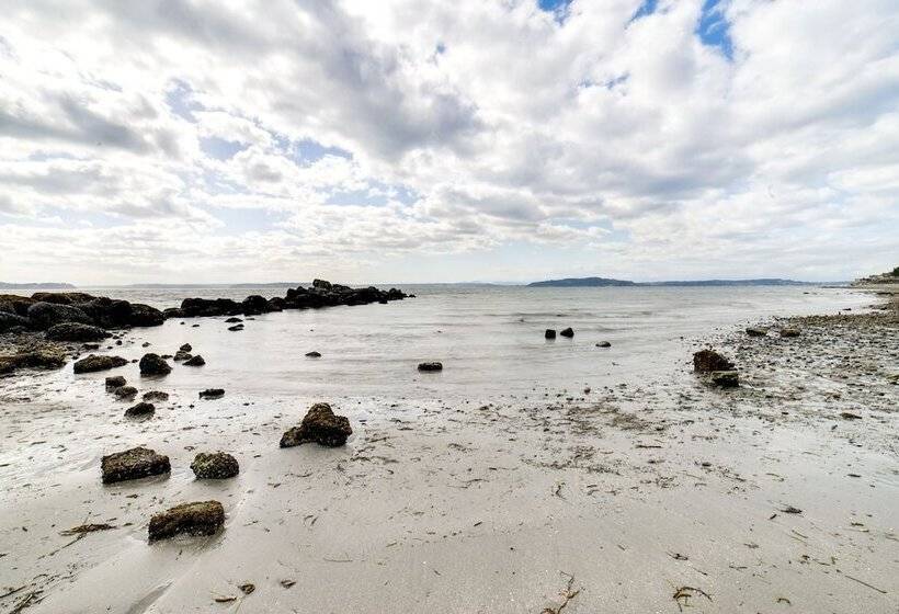 Dreamy Puget Sound Vacation Rental: Steps To Bay!