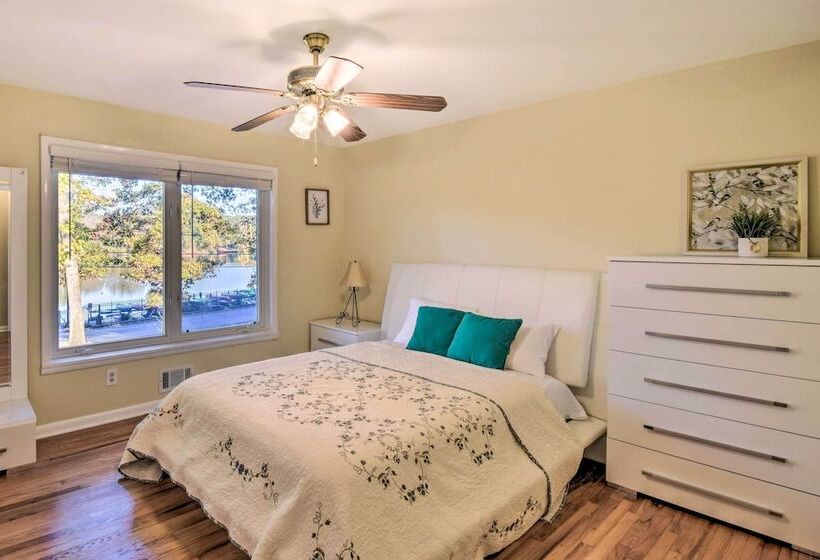 Spacious Duluth Home W/ Lake View & Fire Pit