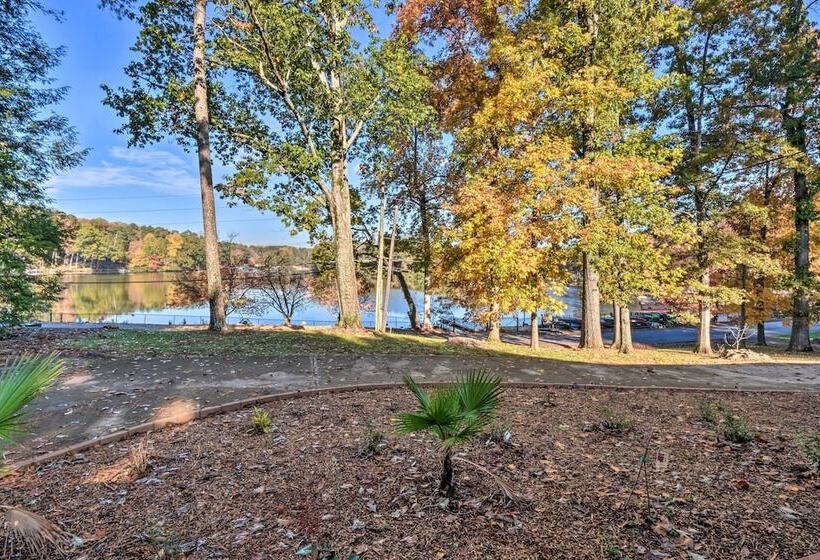 Spacious Duluth Home W/ Lake View & Fire Pit