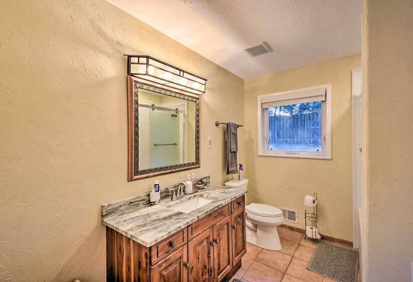 Spacious Duluth Home W/ Lake View & Fire Pit