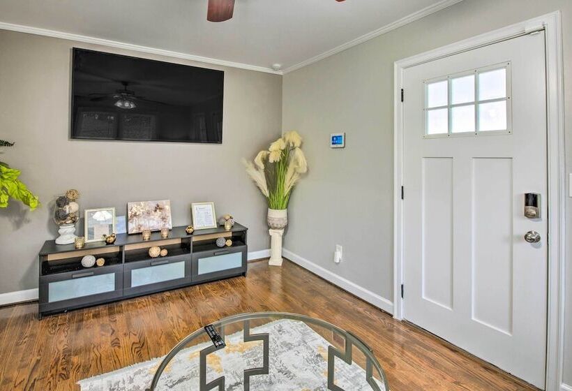 East Point Home ~ 6 Mi To Downtown Atl