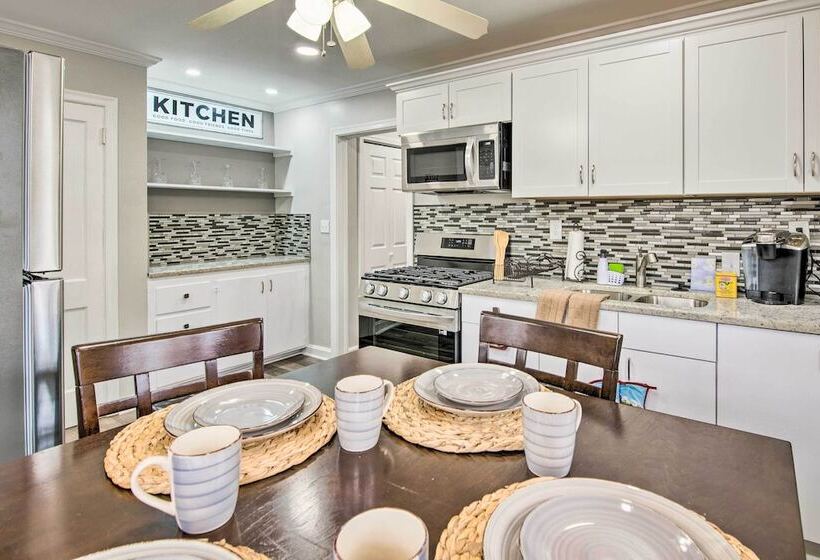 East Point Home ~ 6 Mi To Downtown Atl