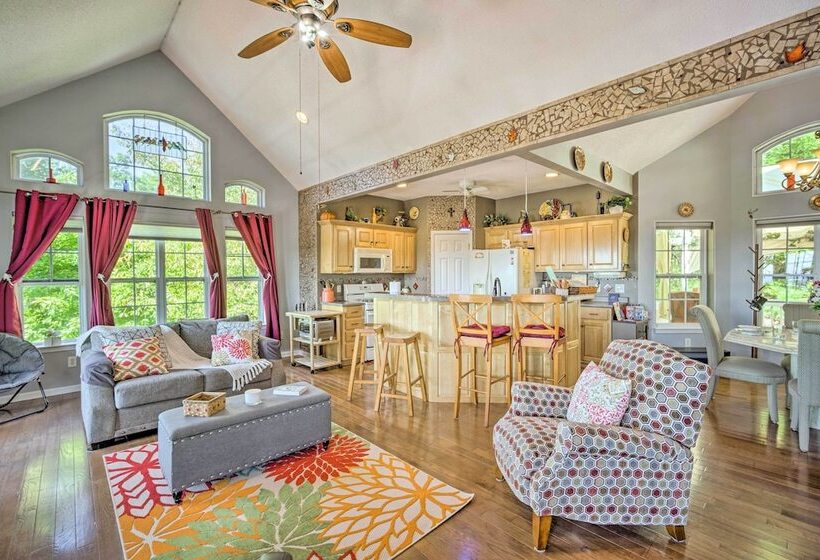 Eclectic Ranger Home W/ Mtn Views + Hot Tub!