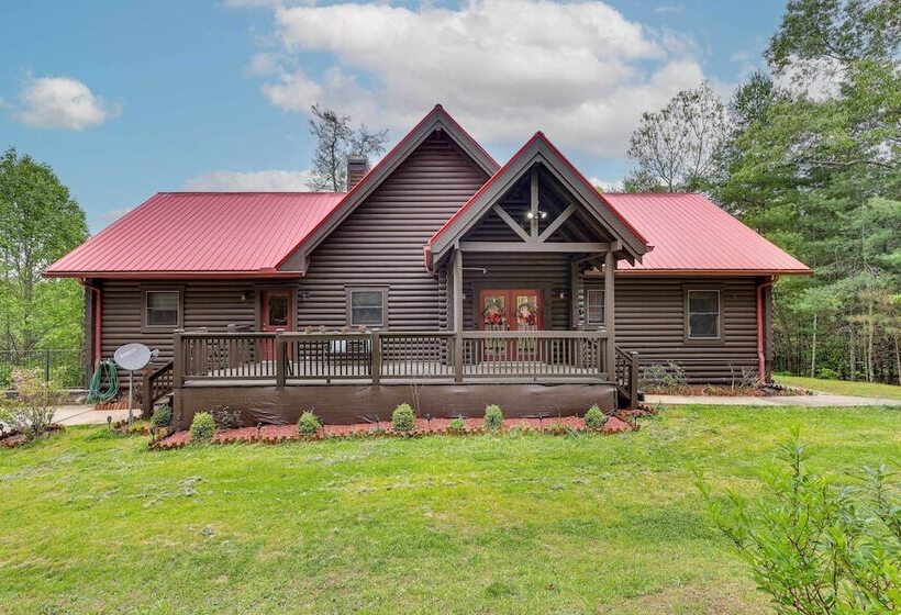 Ellijay Cabin: Resort Amenities & Mtn Views!