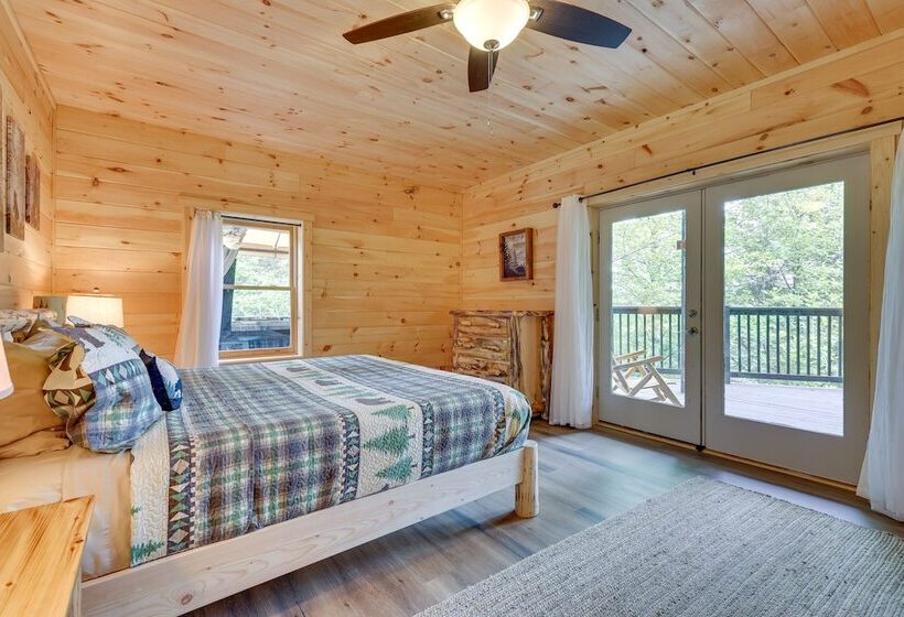 Ellijay Cabin: Resort Amenities & Mtn Views!
