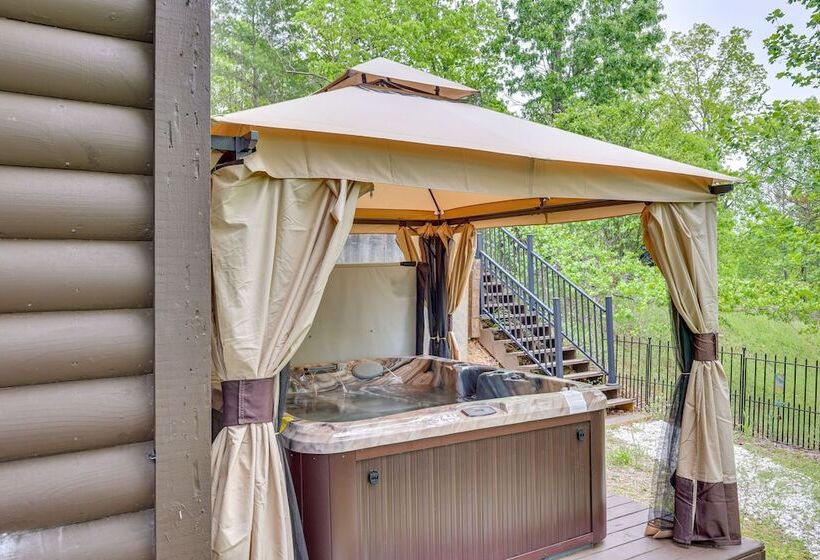 Ellijay Cabin: Resort Amenities & Mtn Views!