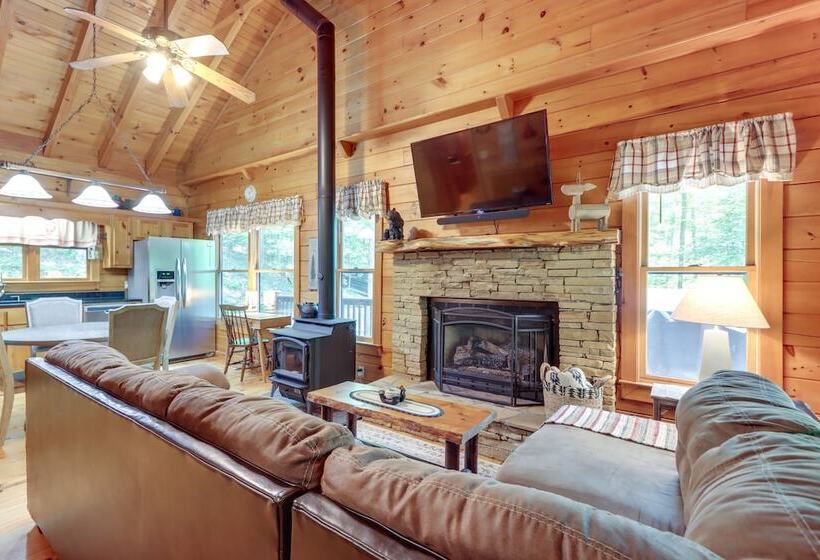 Ellijay Cabin W/ Deck And Hot Tub!