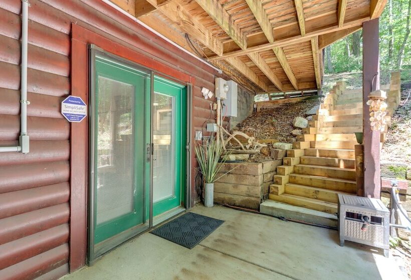 Ellijay Cabin W/ Deck And Hot Tub!