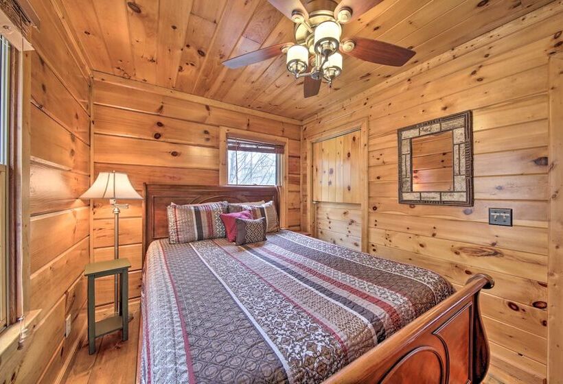 Ellijay Escape On Briar Creek W/ Hot Tub & Views!