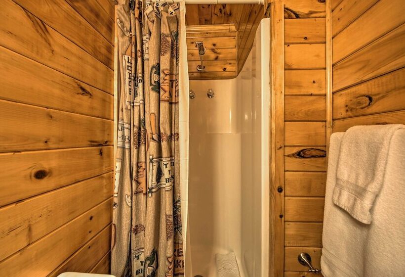 Ellijay Escape On Briar Creek W/ Hot Tub & Views!