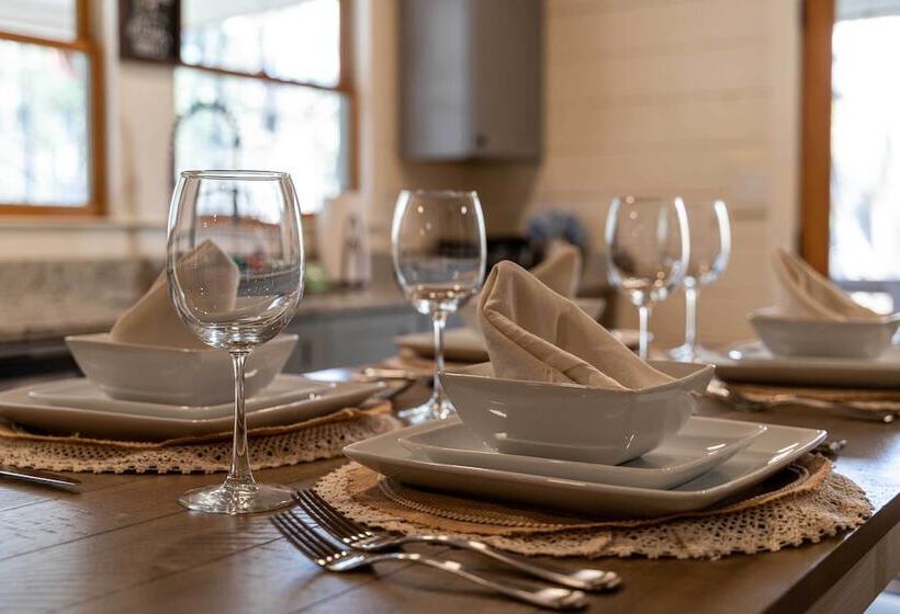 Ellijay Escape W/ Game Room, Hot Tub & Fire Pit