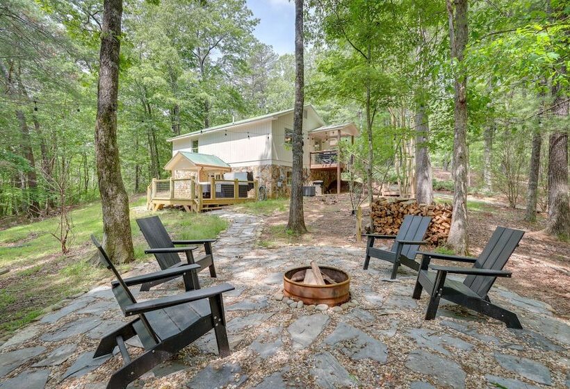 Ellijay Escape W/ Game Room, Hot Tub & Fire Pit