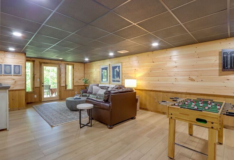 Epworth Family Cabin W/ Hot Tub & Game Room!