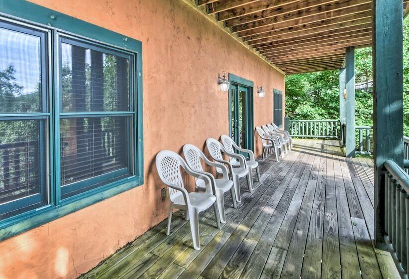 Expansive Sky Valley Lodge W/ Mountain Views!