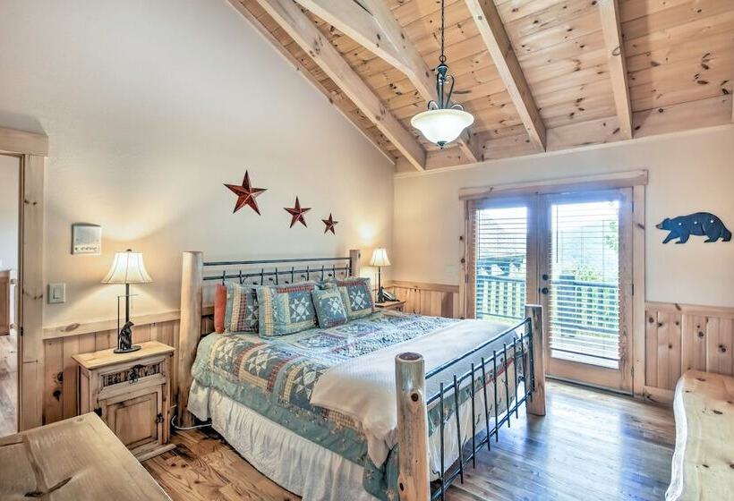 Expansive Sky Valley Lodge W/ Mountain Views!