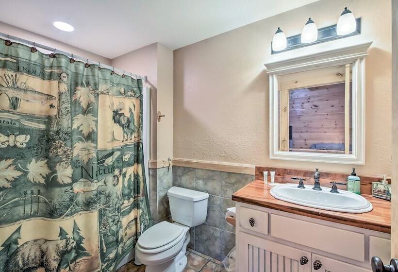 Expansive Sky Valley Lodge W/ Mountain Views!