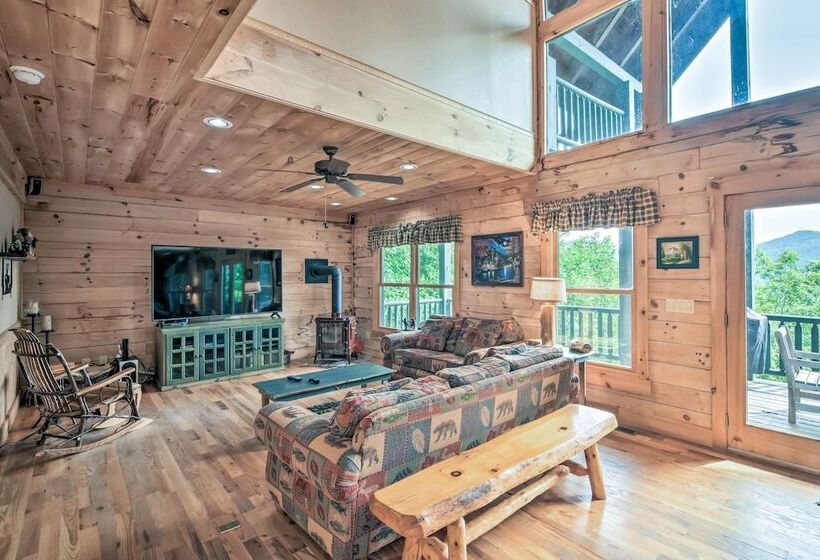 Expansive Sky Valley Lodge W/ Mountain Views!