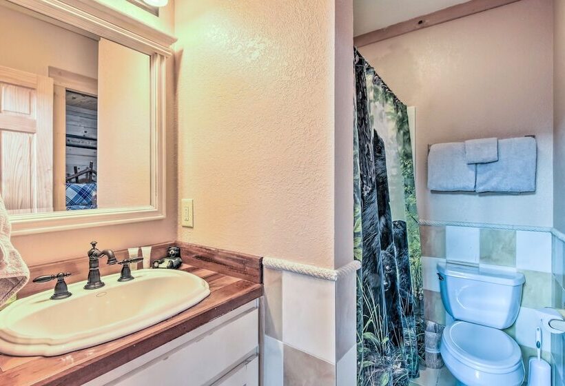 Expansive Sky Valley Lodge W/ Mountain Views!