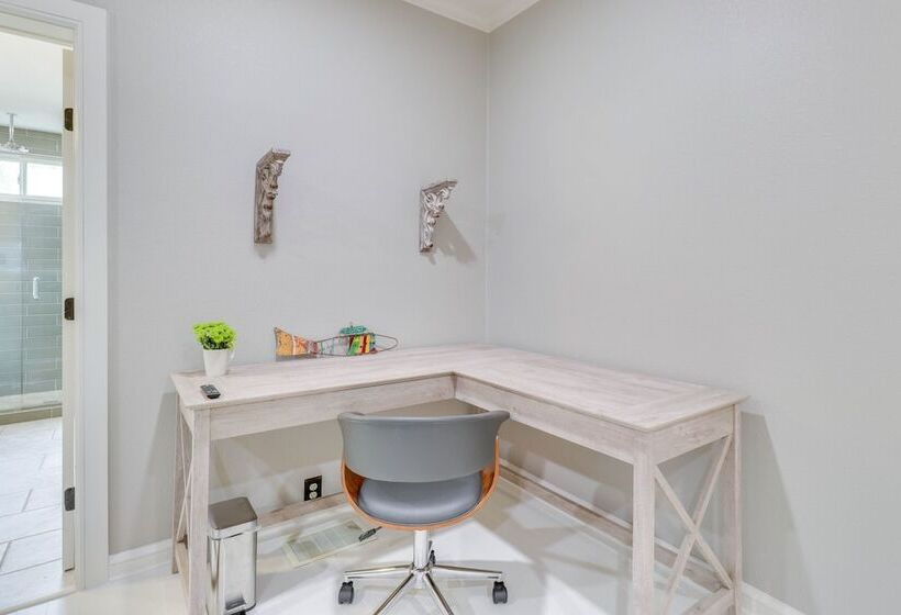 Family Friendly Bastrop Home   Walk To Downtown!