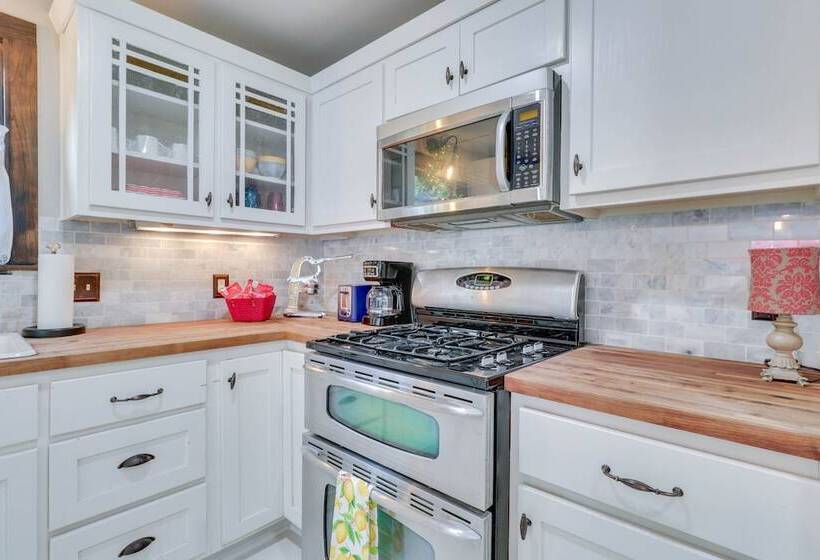 Family Friendly Bastrop Home   Walk To Downtown!