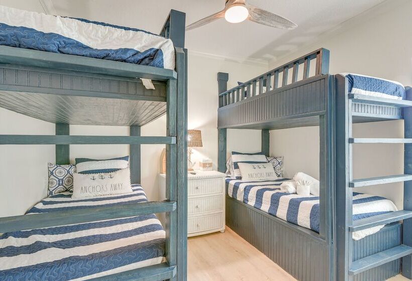 Family Friendly Crystal Beach Home: Steps To Beach