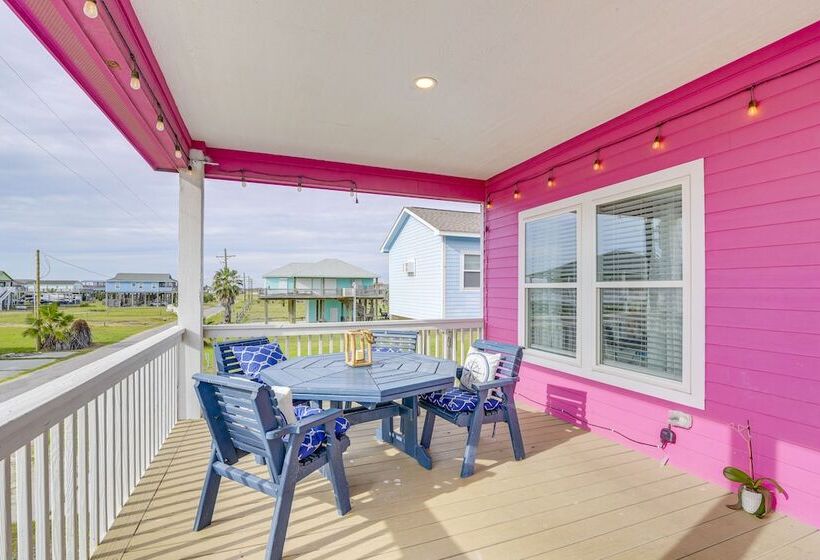 Family Friendly Crystal Beach Home: Steps To Beach