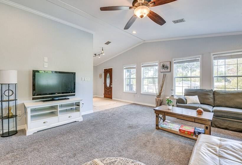 Family Friendly Duplex 6 Mi To Fort Walton Beach!