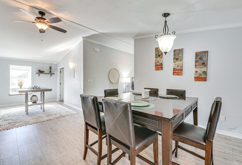 Family Friendly Duplex 6 Mi To Fort Walton Beach!