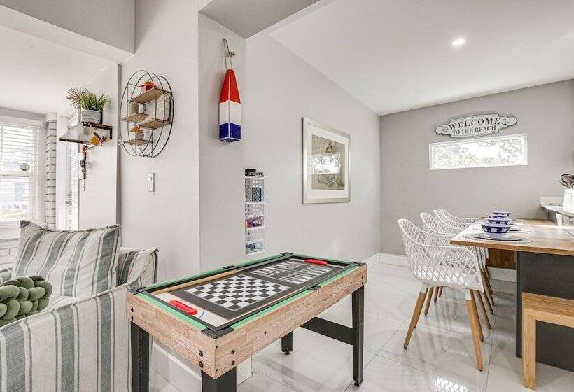 Family Friendly Fort Lauderdale Home Near Beaches!