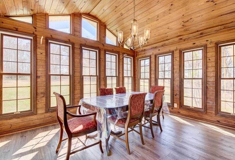 Family Friendly Georgia Vacation Home!