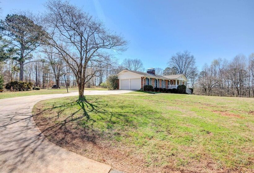 Family Friendly Georgia Vacation Home!