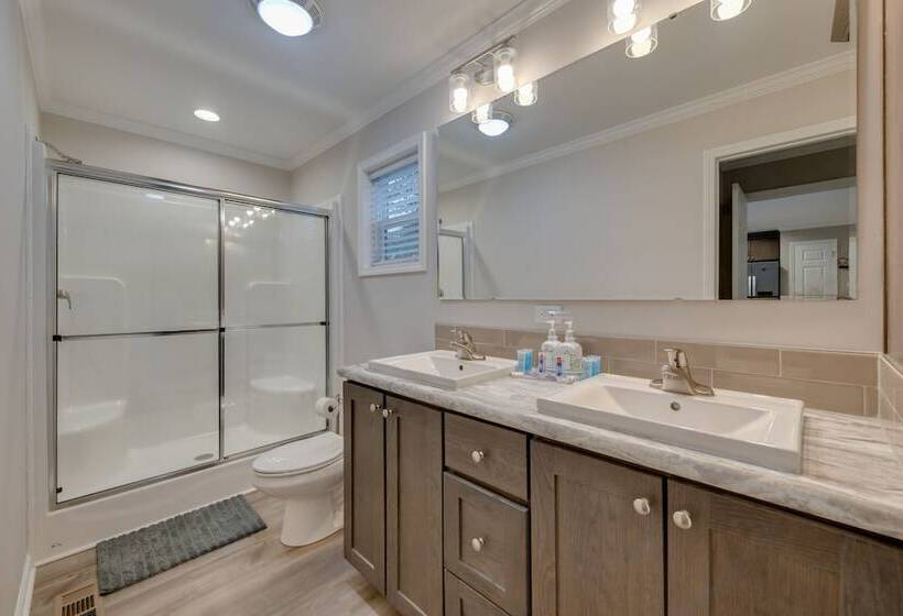 Family Friendly Home W/ Deck Near Colonial Beach!