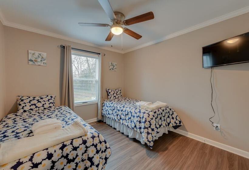 Family Friendly Home W/ Deck Near Colonial Beach!