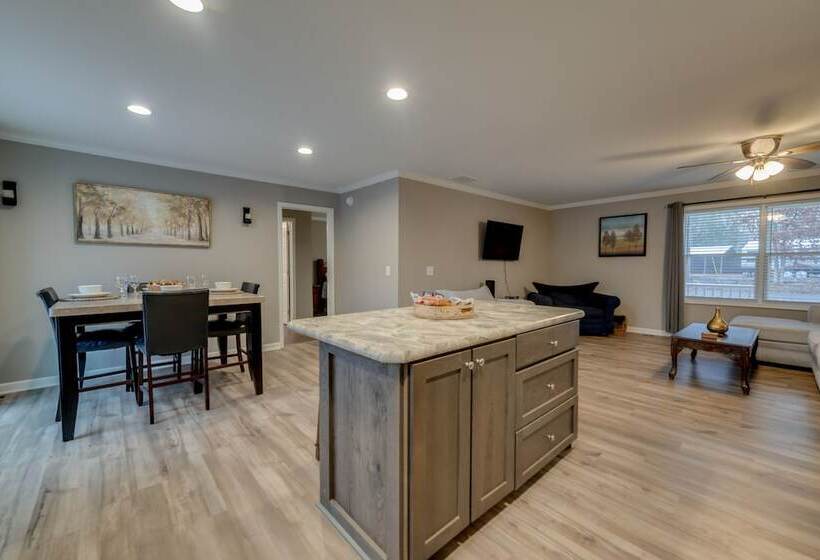 Family Friendly Home W/ Deck Near Colonial Beach!