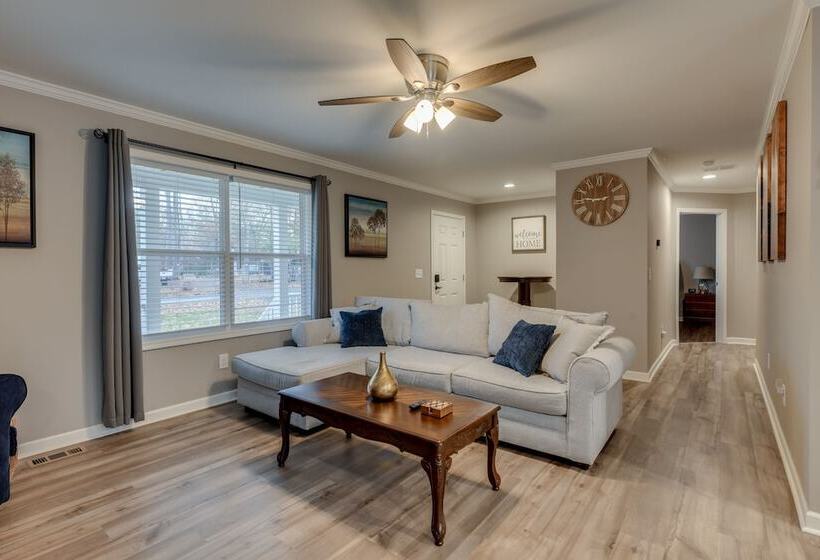 Family Friendly Home W/ Deck Near Colonial Beach!