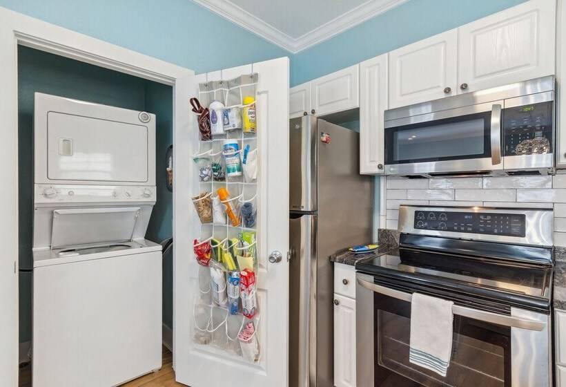 Family Friendly Pensacola Home < 1 Mi To Beach!